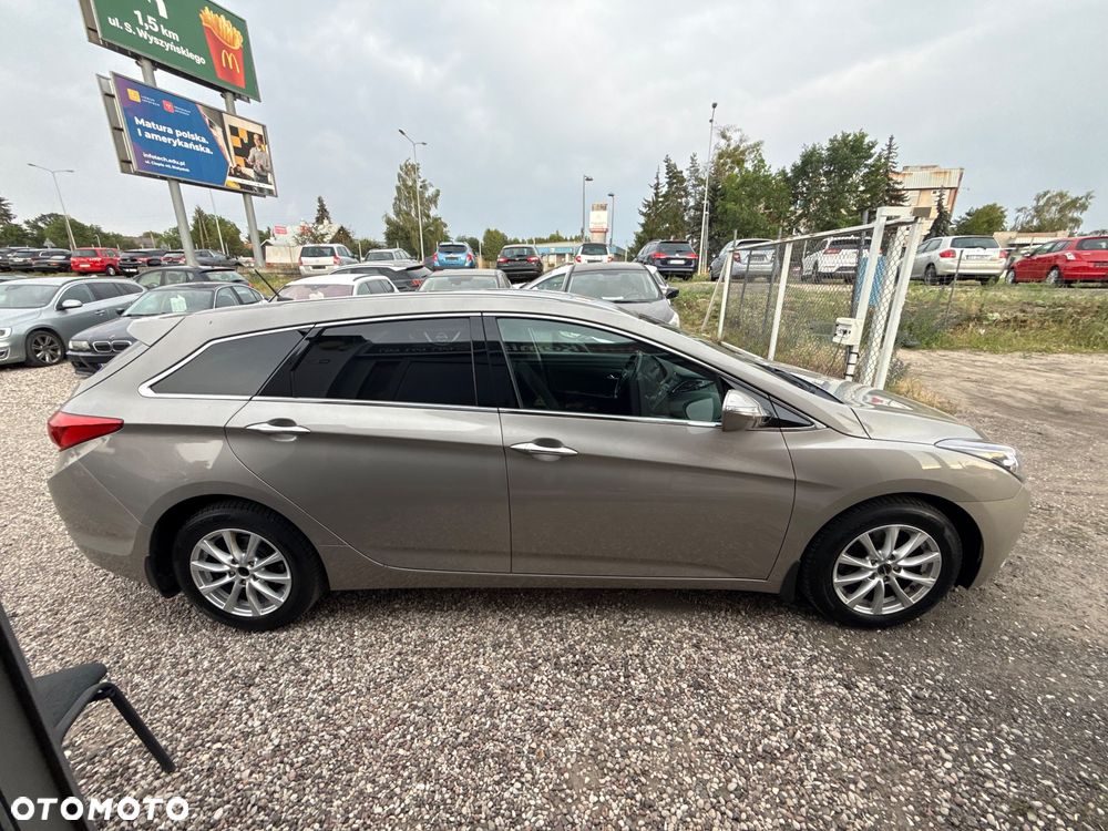 Hyundai i40 Kombi blue 1.6 Trend - 3