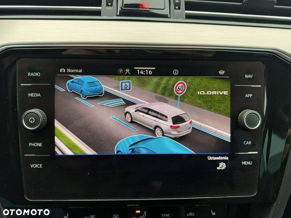 Volkswagen Passat - 33