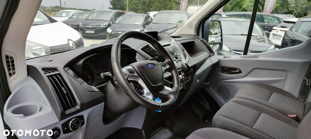 Ford Transit - 25