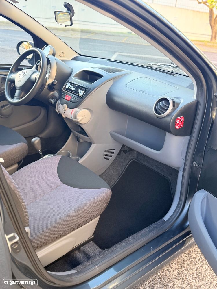 Toyota Aygo 1.0 Plus Sport Pack MM - 10