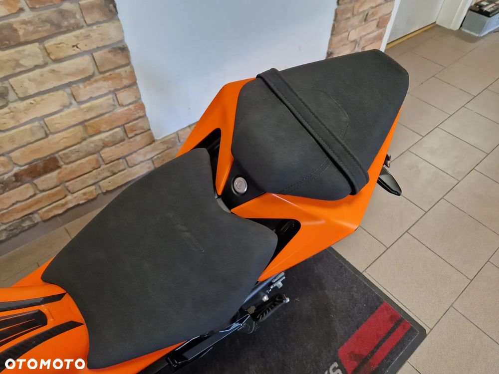 KTM RC 125 - 33