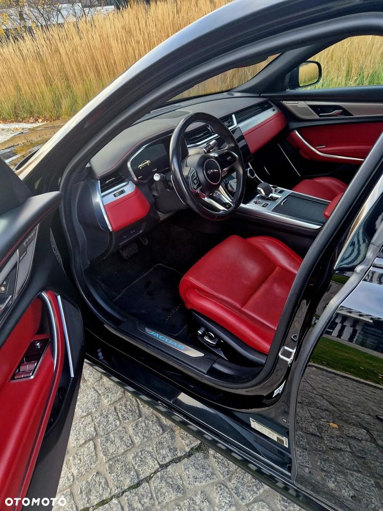 Jaguar XF P300 AWD R-Dynamic SE - 8