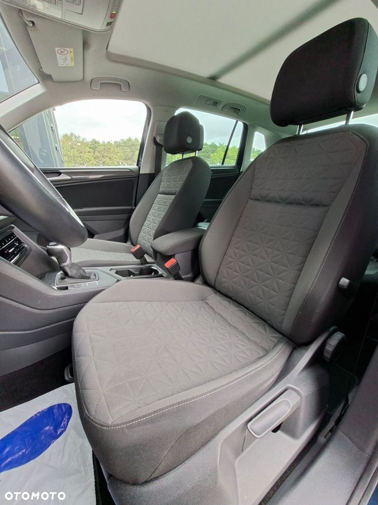 Volkswagen Tiguan - 11