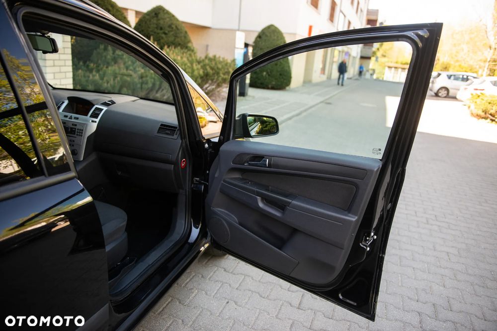 Opel Zafira 1.6 ECOFLEX Family Plus - 26