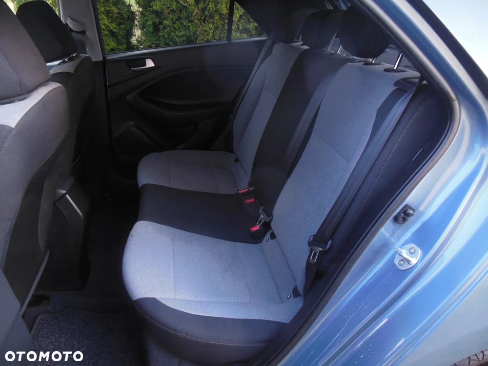 Hyundai i20 1.2 Intro Edition - 16
