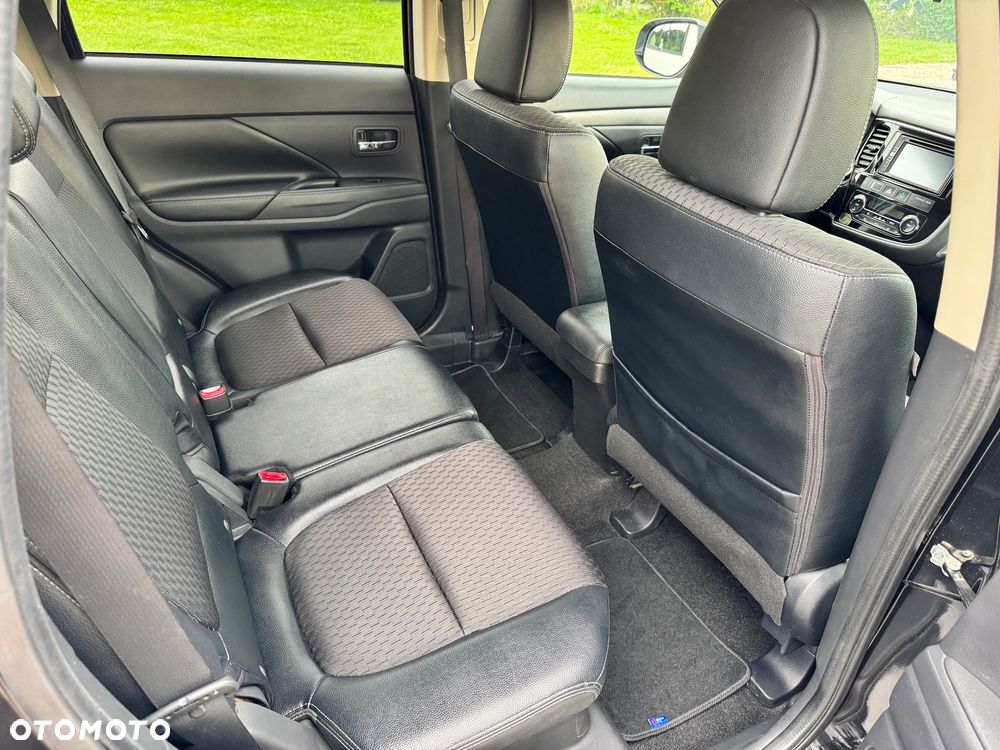 Mitsubishi Outlander 2.2 DI-D 4WD Intense - 12