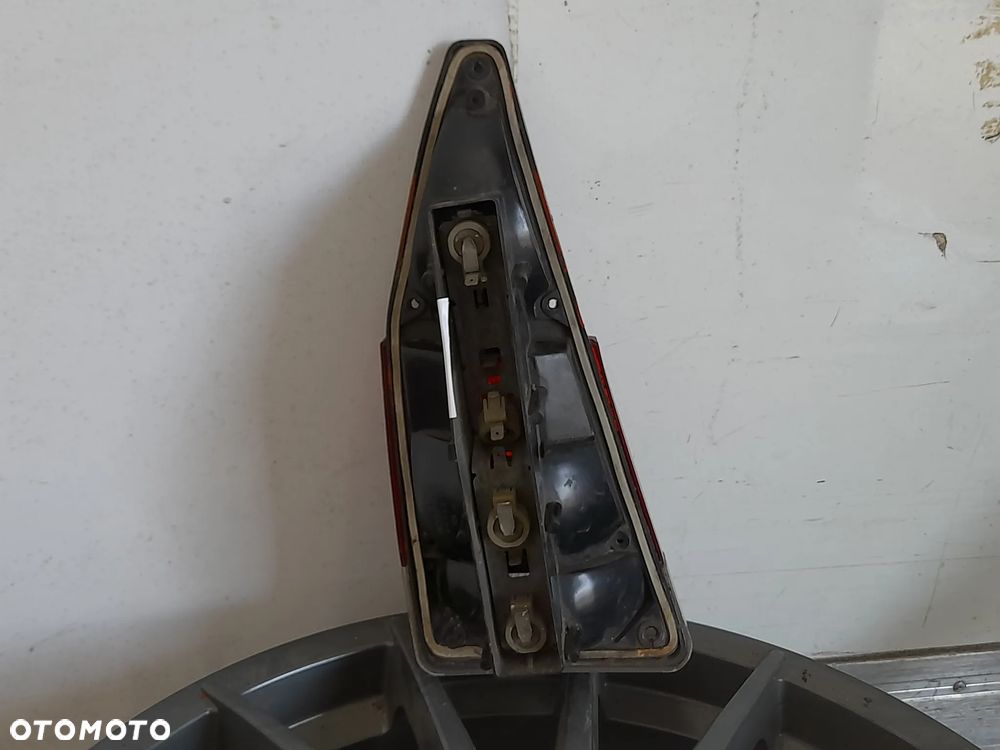 Lampa prawy tył Volkswagen Passat B1 Variant Hella 331945246 - 5