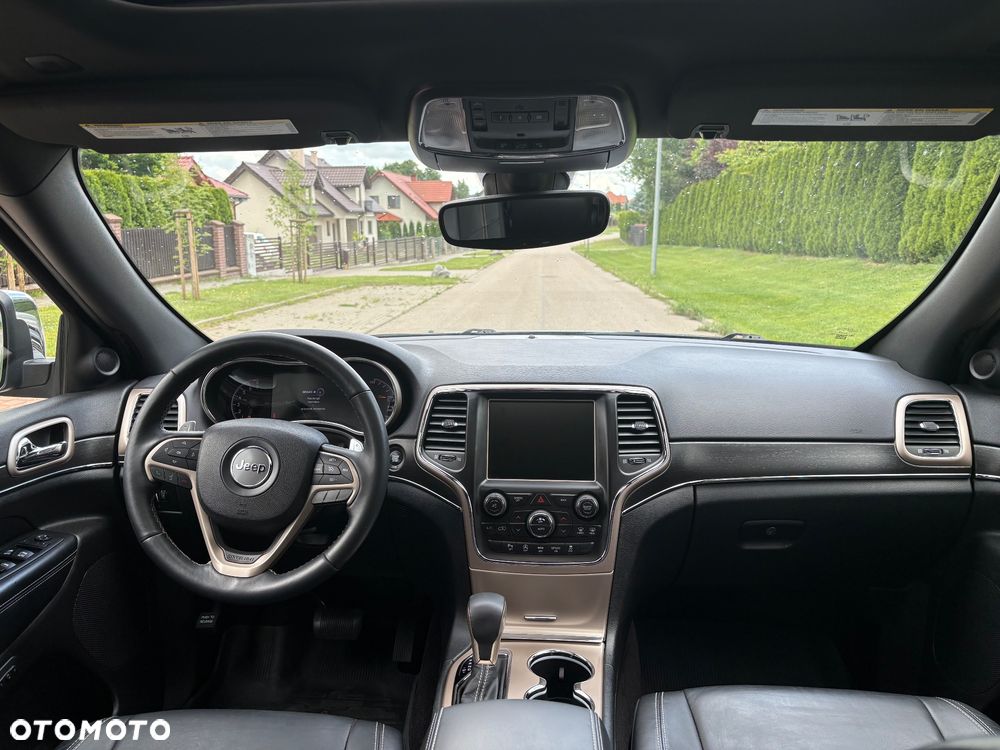 Jeep Grand Cherokee - 16