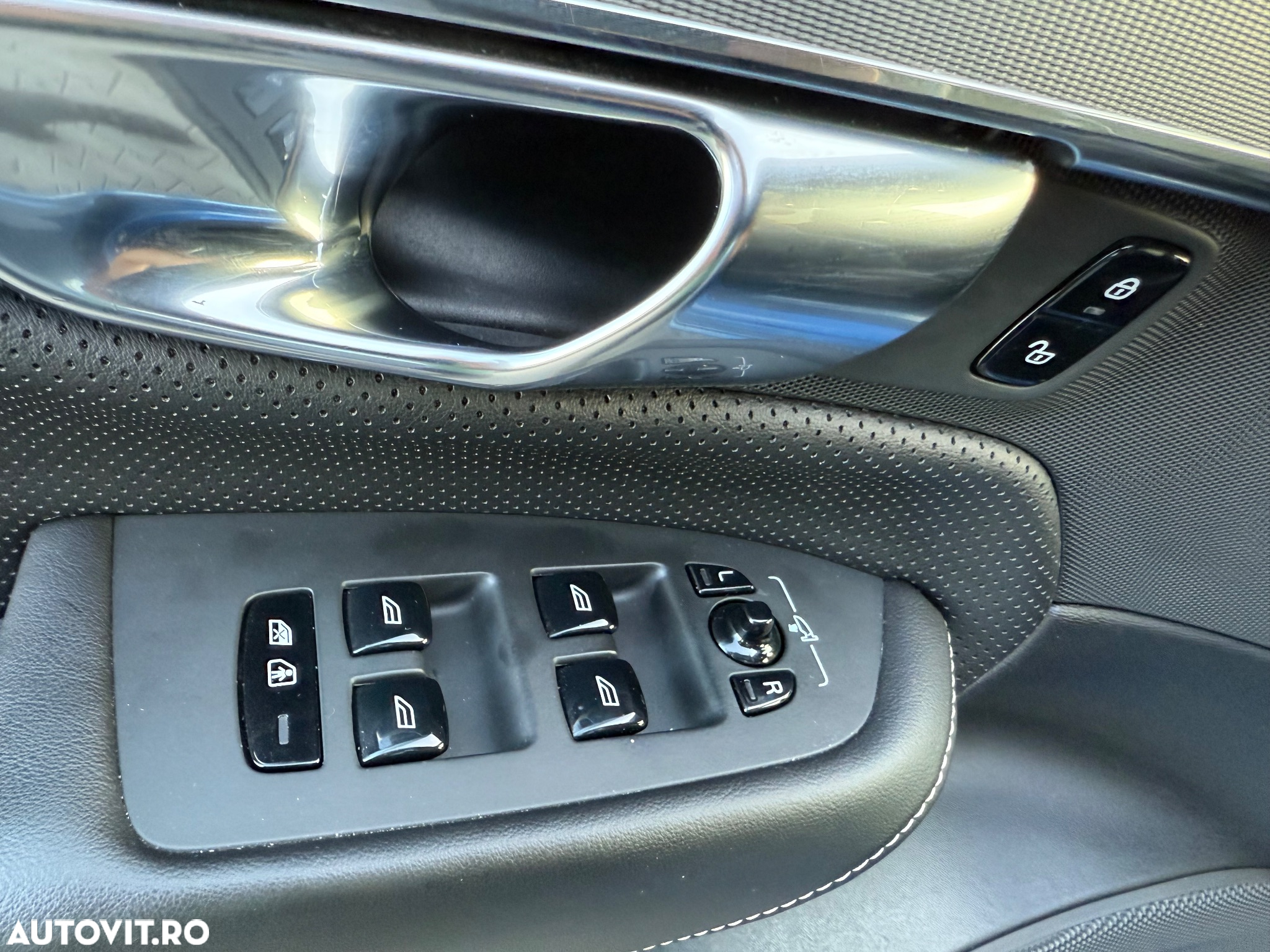 Volvo XC 90 T8 AWD Recharge Geartronic RDesign - 13