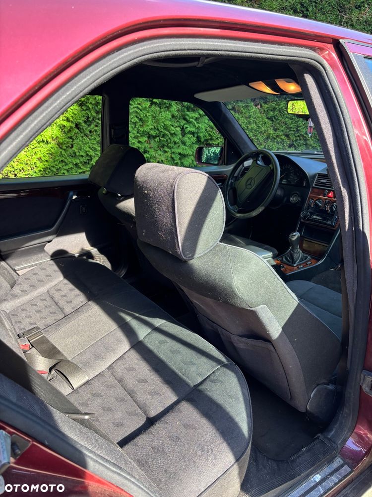 Mercedes-Benz Klasa C 250 D Turbo Elegance - 9