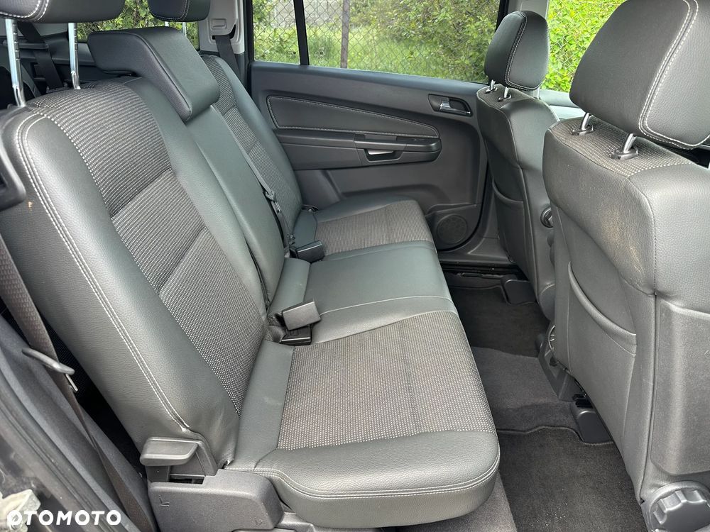 Opel Zafira - 32