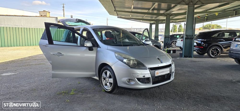 Renault Scénic 1.5 dCi Dynamique S - 29