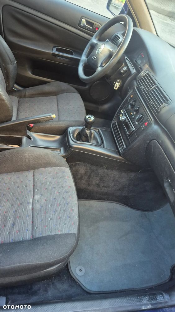 Volkswagen Passat 1.9 TDI Trendline - 8