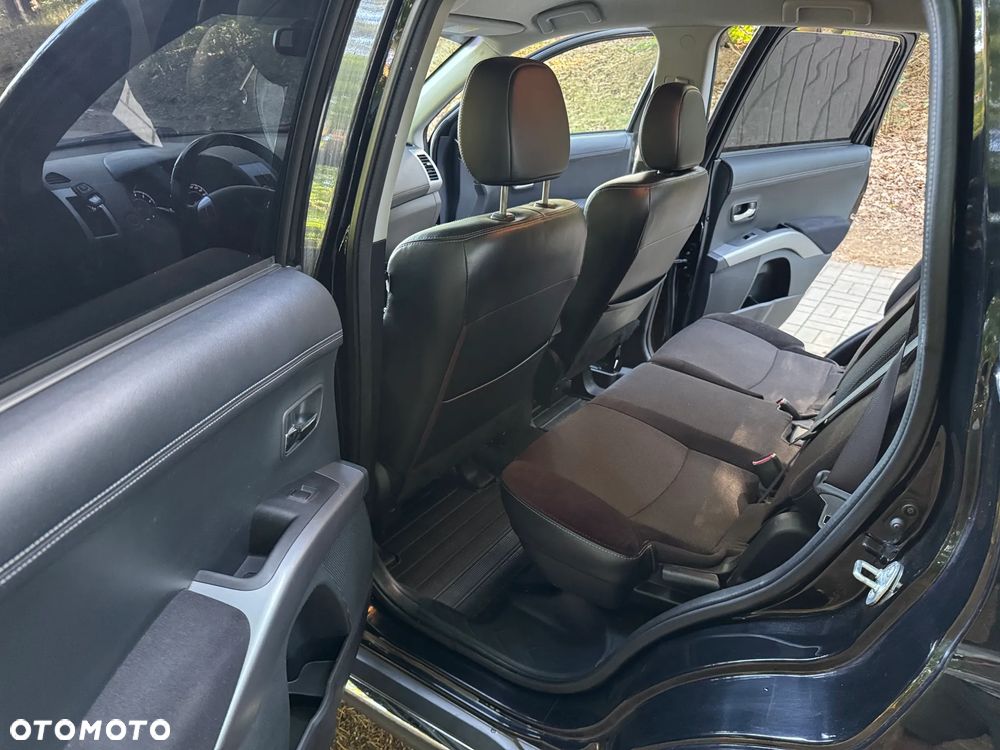 Mitsubishi Outlander 2.4 4WD CVT Intense - 14