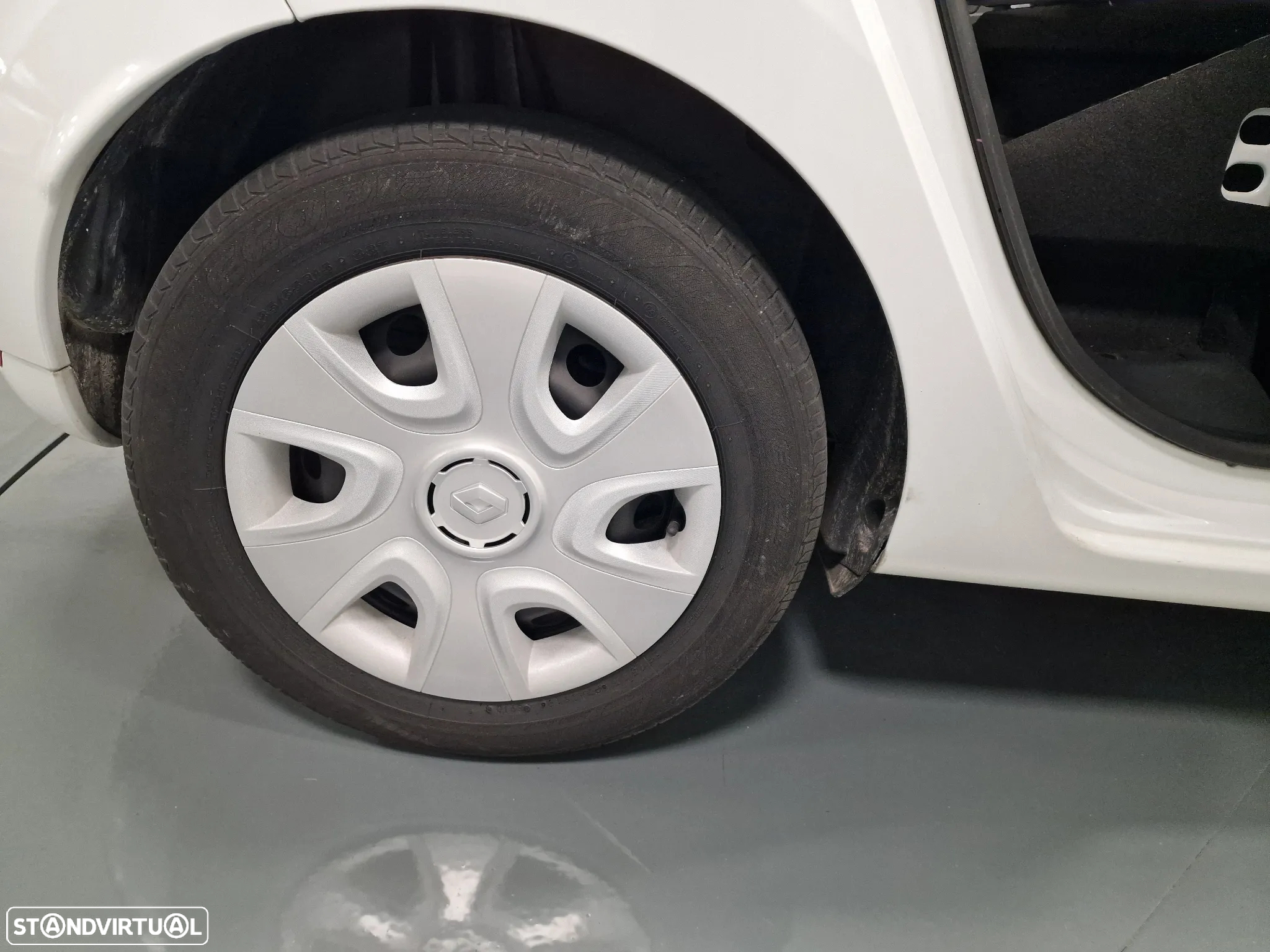 Renault CLIO SOCIETE 1.5 DCI ZEN GPS IVA DEDUTIVEL - 30