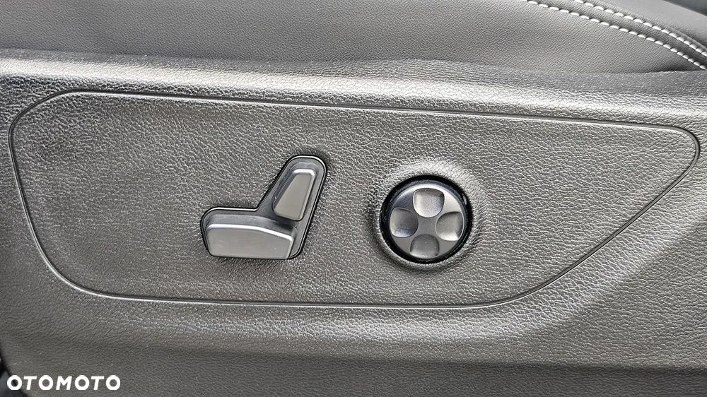 RAM 1500 5.7 Crew Cab Longbed Laramie Black - 32