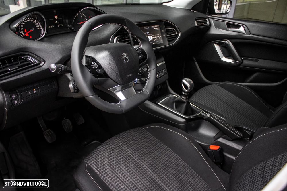 Peugeot 308 SW BlueHDi 130 Stop & Start Active - 21