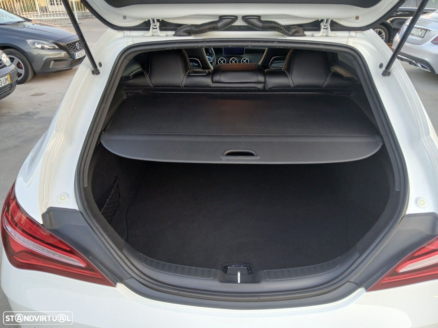 Mercedes-Benz CLA 200 d Shooting Brake - 10