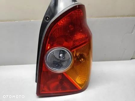 LAMPA PRAWA TYŁ EUROPA  HYUNDAI TERRACAN 05 ROK 2,9 CRDI - 4