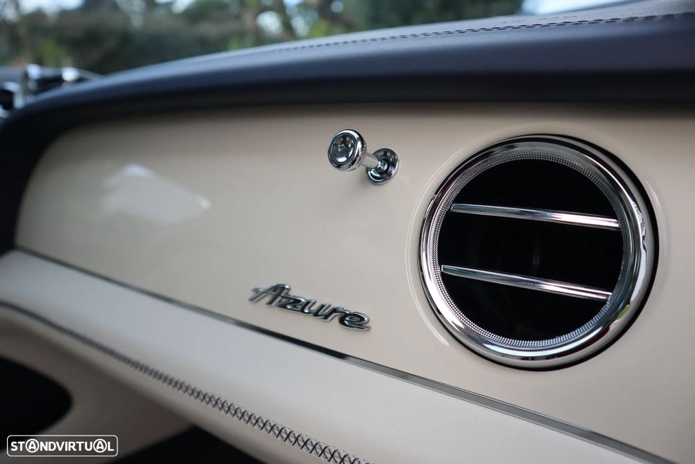 Bentley Bentayga V8 Azure - 36