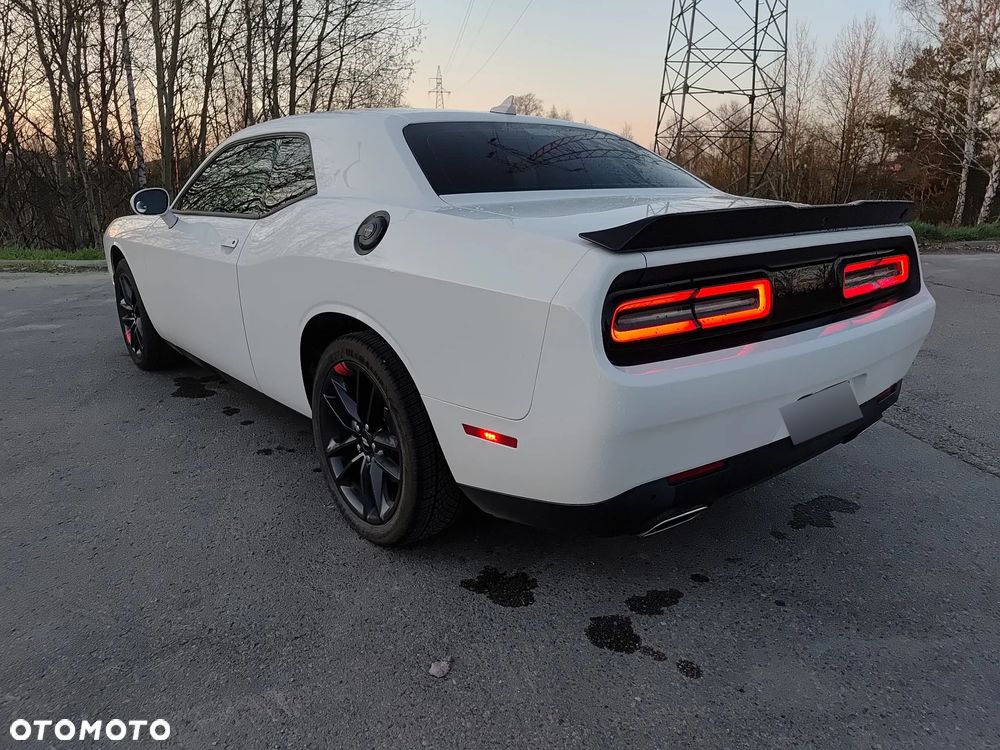 Dodge Challenger - 5