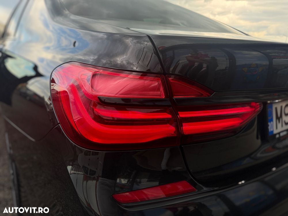 BMW Seria 7 730d xDrive - 32