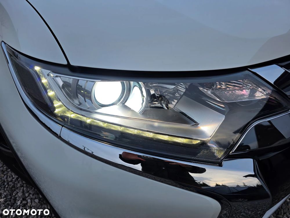 Mitsubishi Outlander 2.0 2WD Diamant Edition - 10