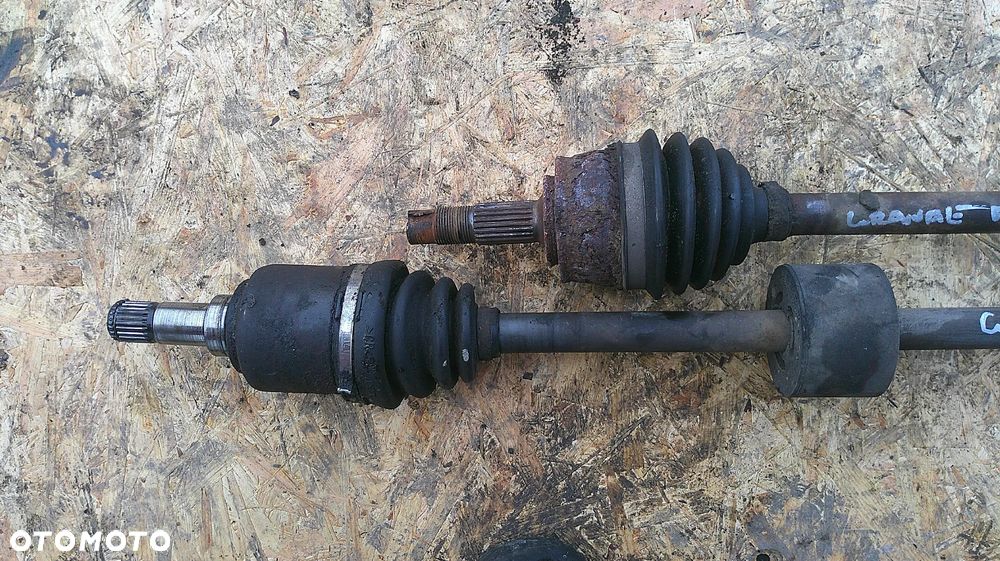 FIAT GRANDE PUNTO 1.4 8V PÓŁOŚ LEWA LUB PRAWA - 3