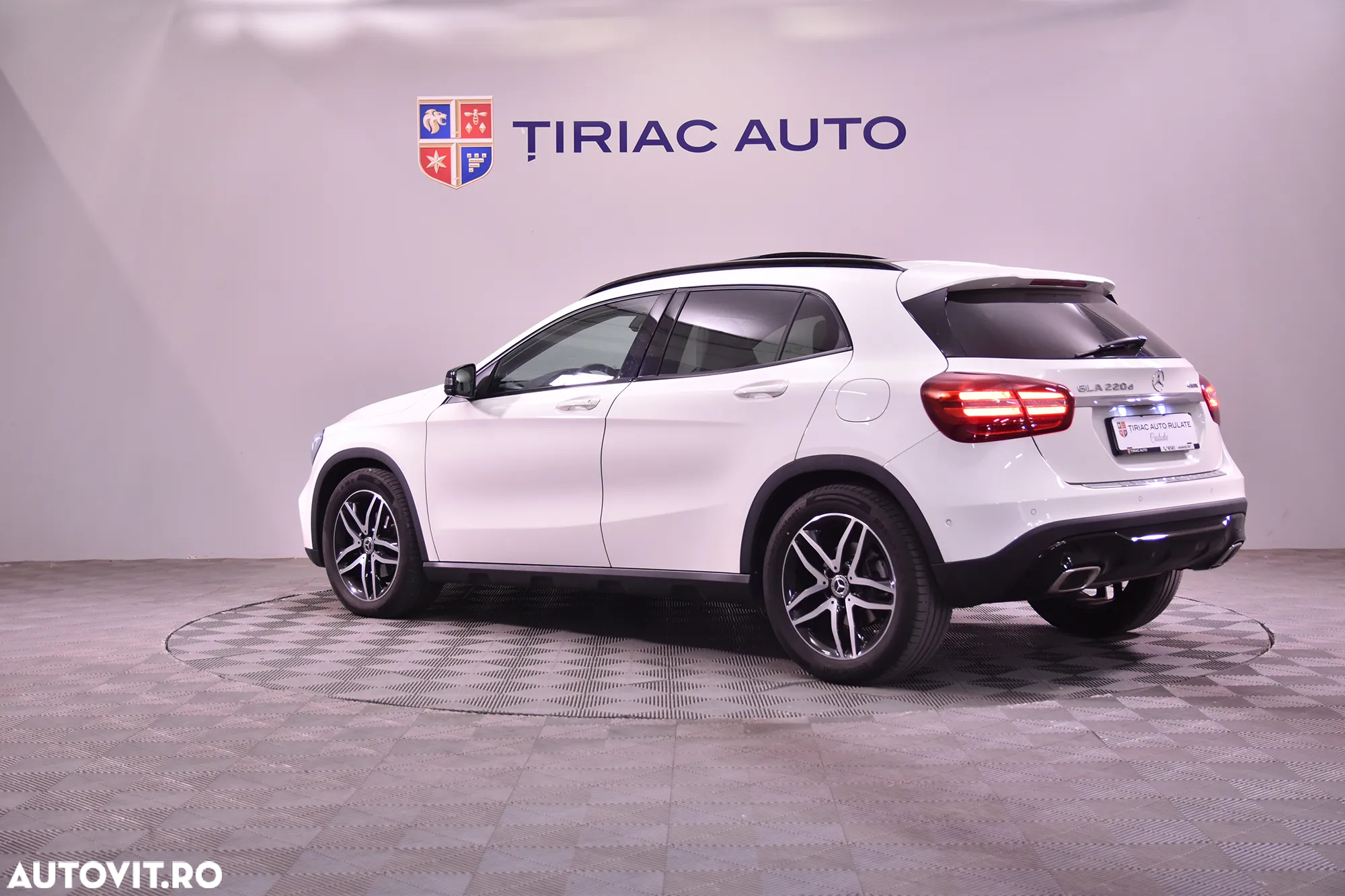 Mercedes-Benz GLA 220 d 4MATIC Aut. - 3