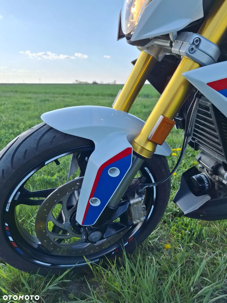 BMW G - 7