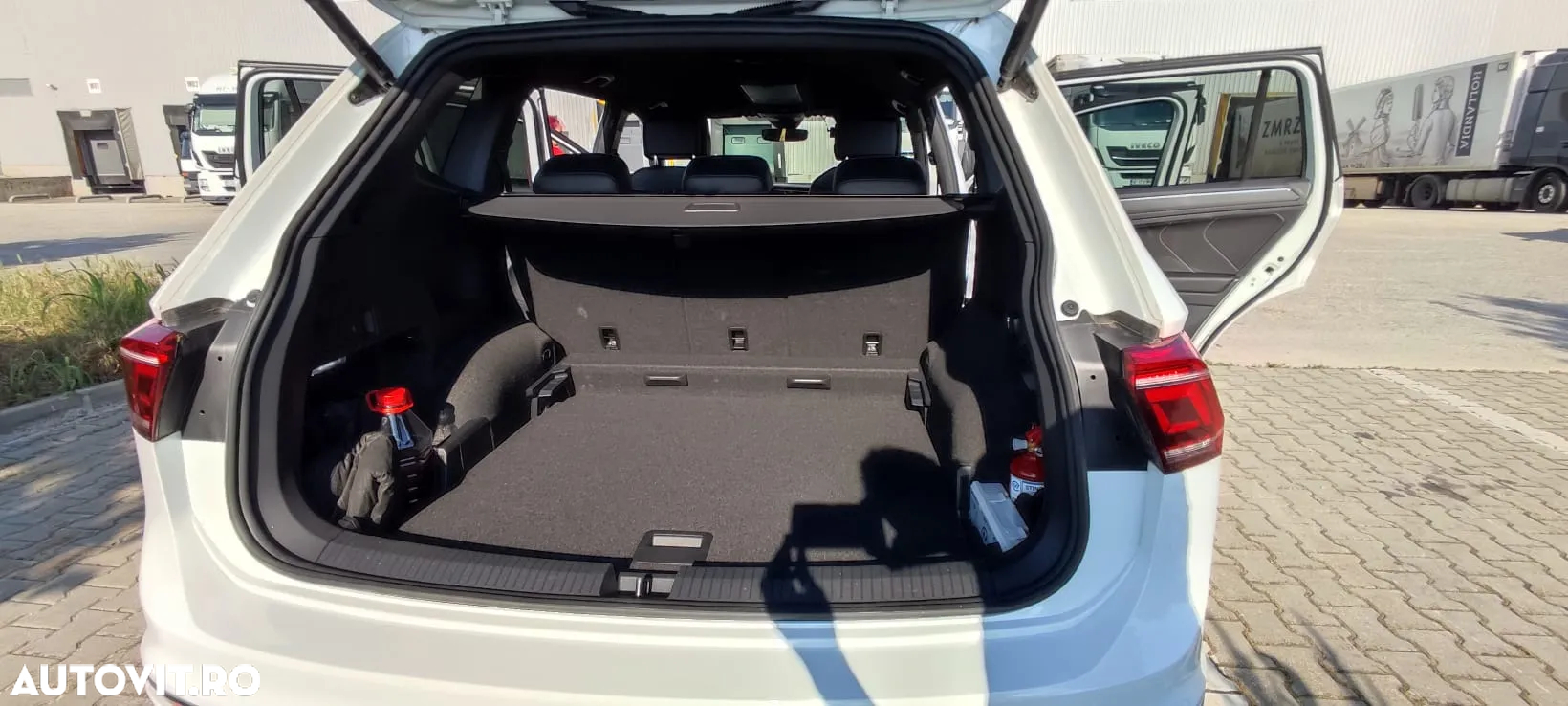 Volkswagen Tiguan Allspace 2.0 TSI 4Mot DSG R-Line - 17