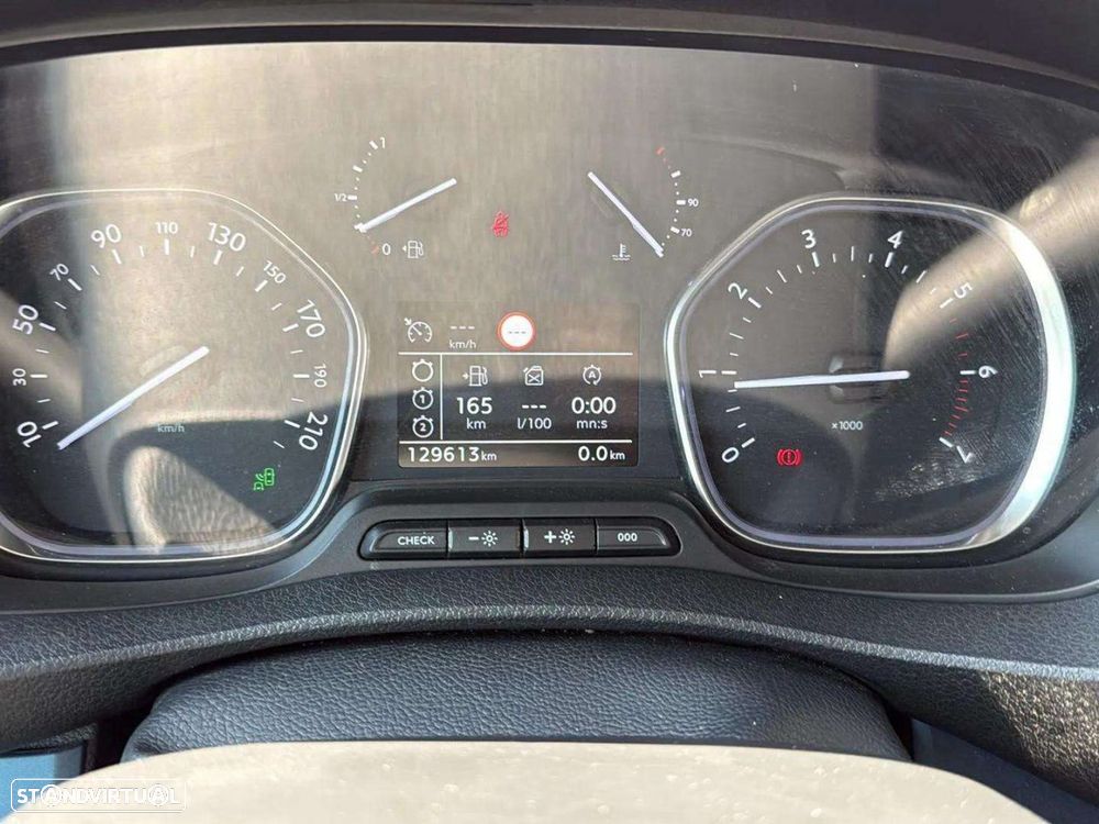 Peugeot Traveller - 9