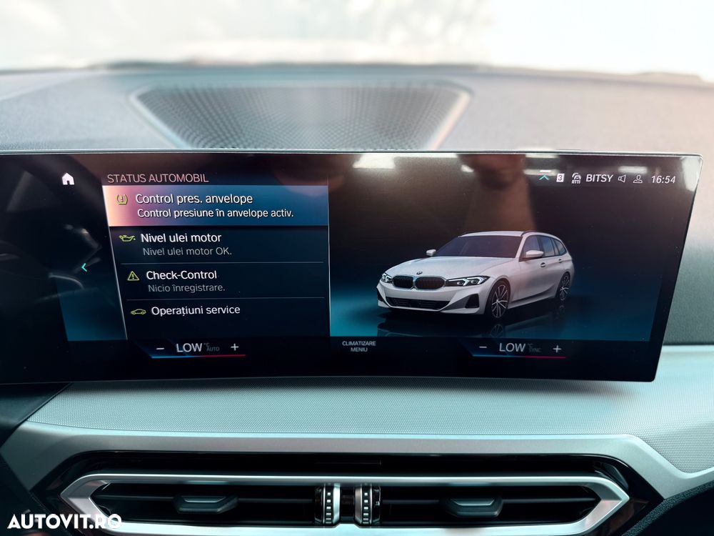 BMW Seria 3 318i Touring Aut. - 32