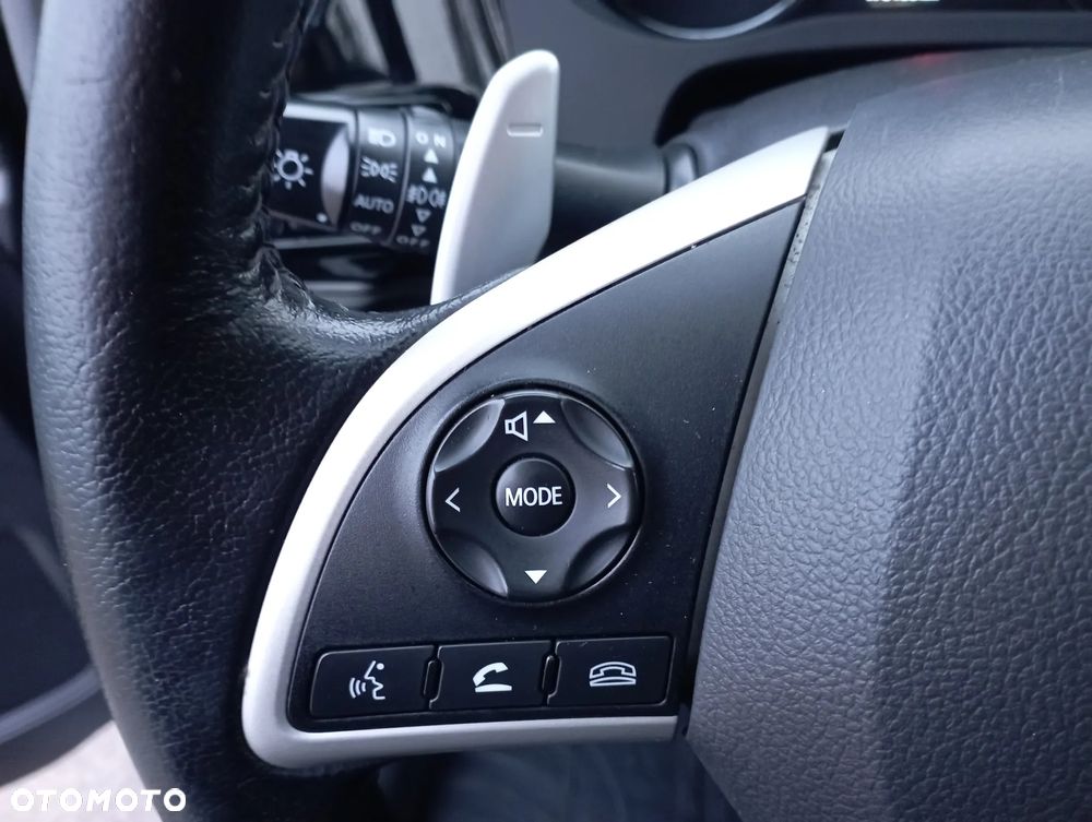 Mitsubishi Outlander - 32