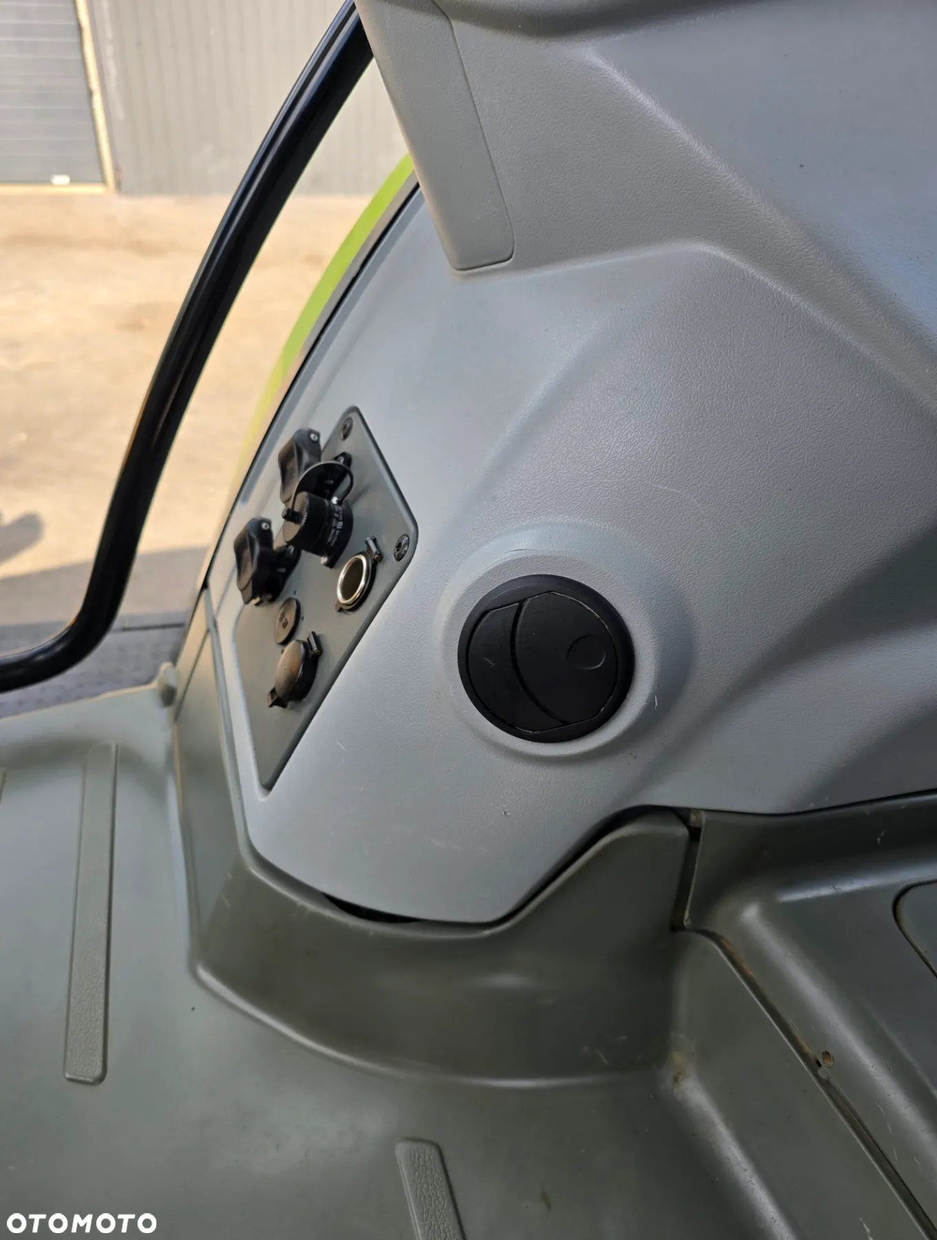 Claas Arion 520 - 28