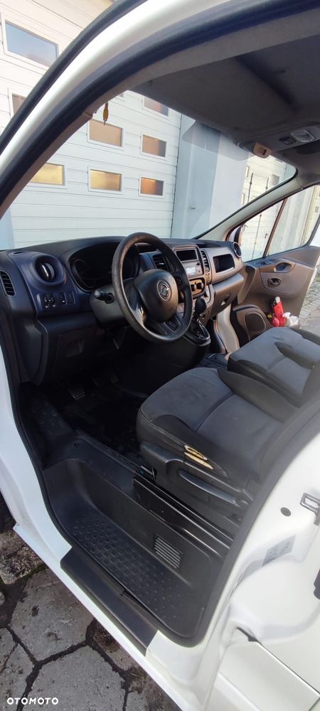 Opel Vivaro - 8