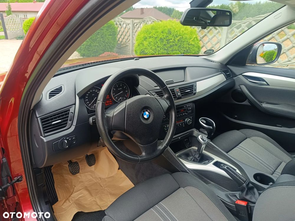BMW X1 sDrive18i - 11