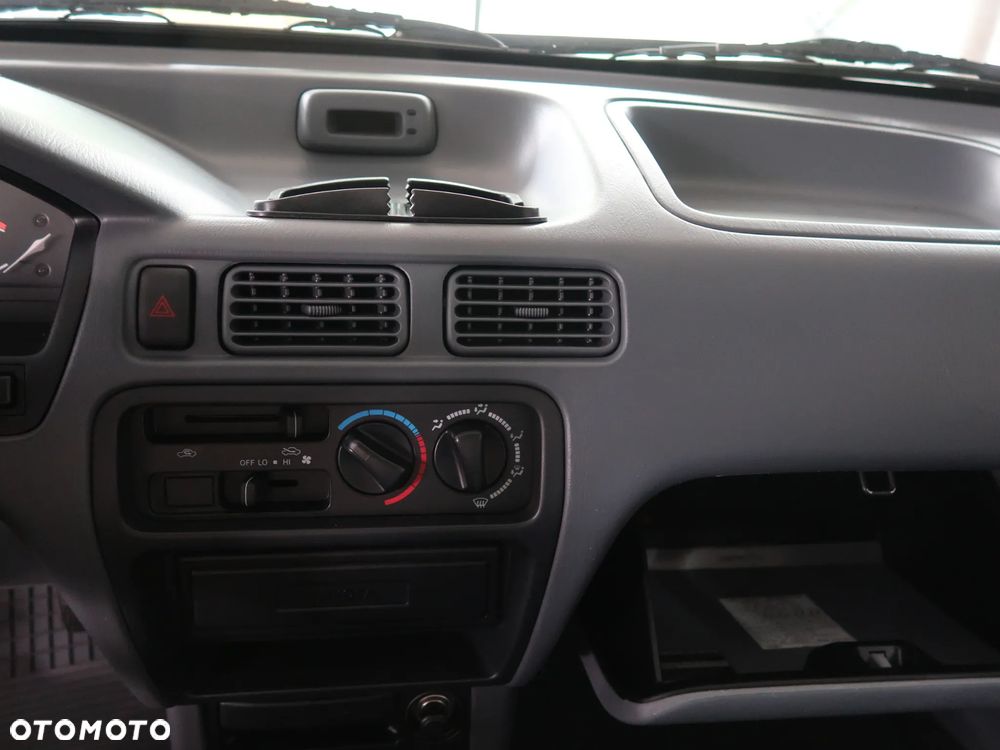 Toyota Starlet 1.4 - 23
