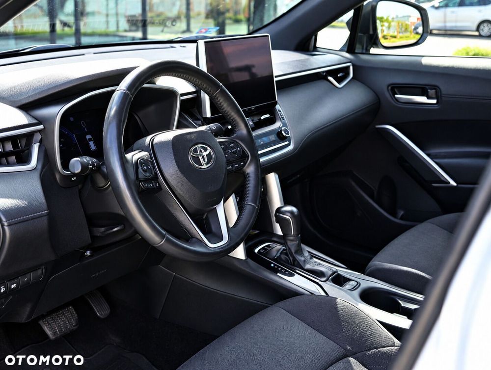 Toyota Corolla Cross - 13