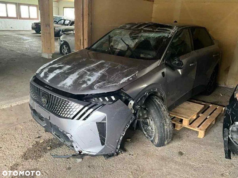 Peugeot 3008 1.2 PureTech mHEV GT S&S e-DCS6 - 4