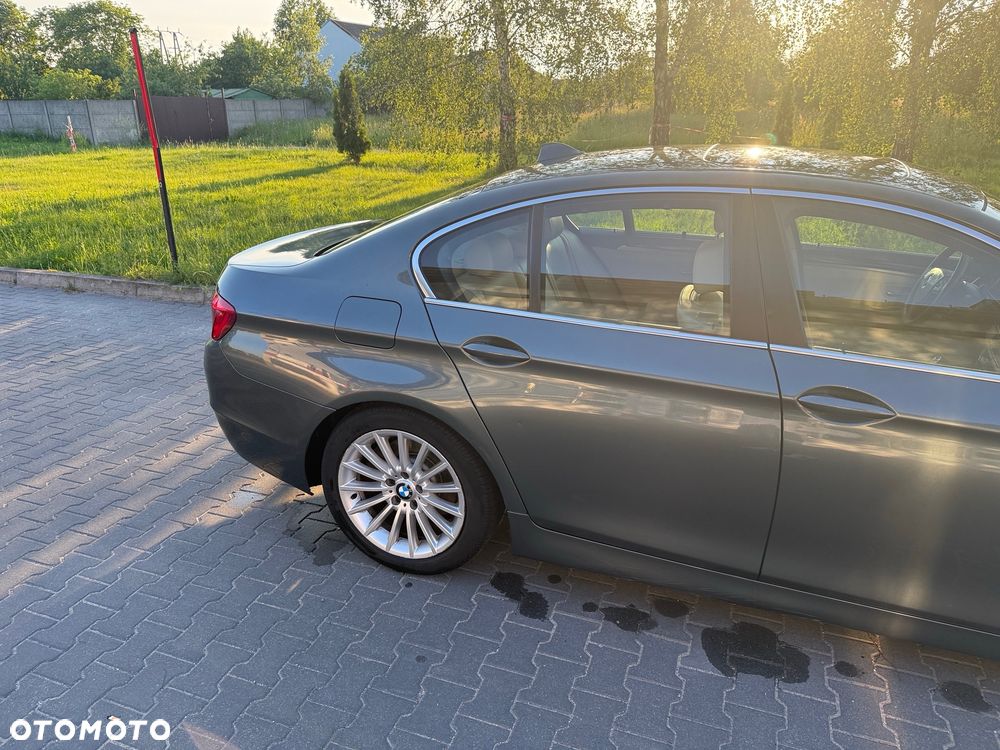 BMW Seria 5 525d xDrive Sport-Aut - 8