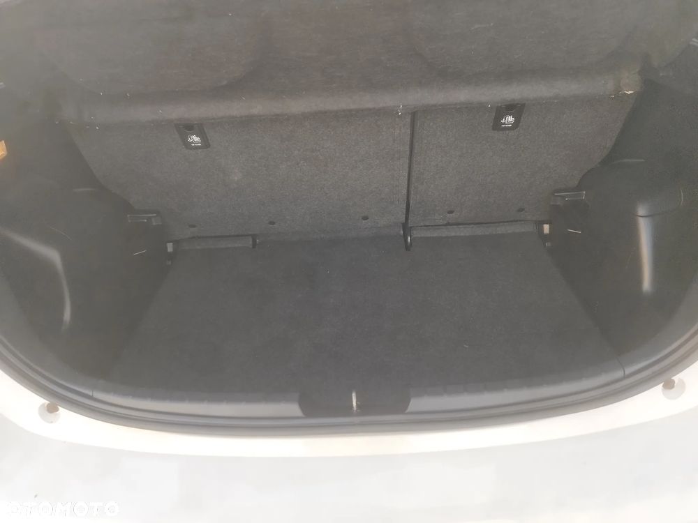 Toyota Yaris - 20