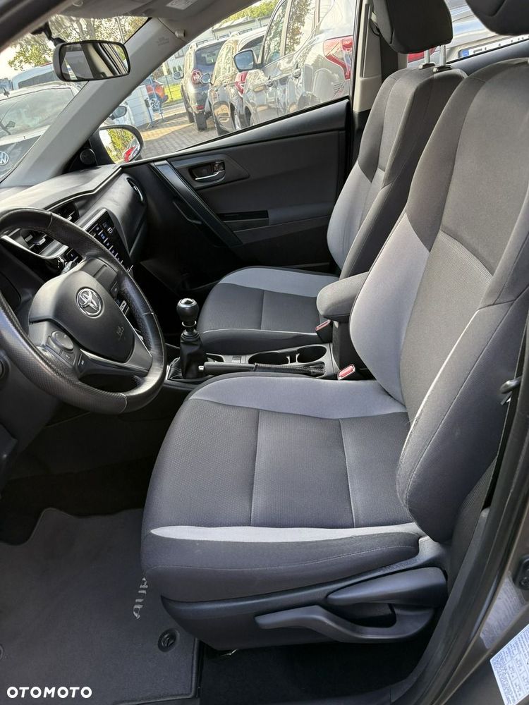 Toyota Auris - 12