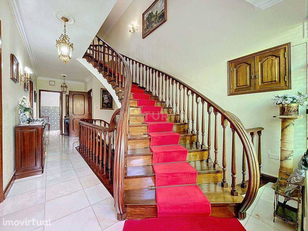 Moradia com Potencial Único no Centro da Cidade de Ponta Delgada - Grande imagem: 4/24