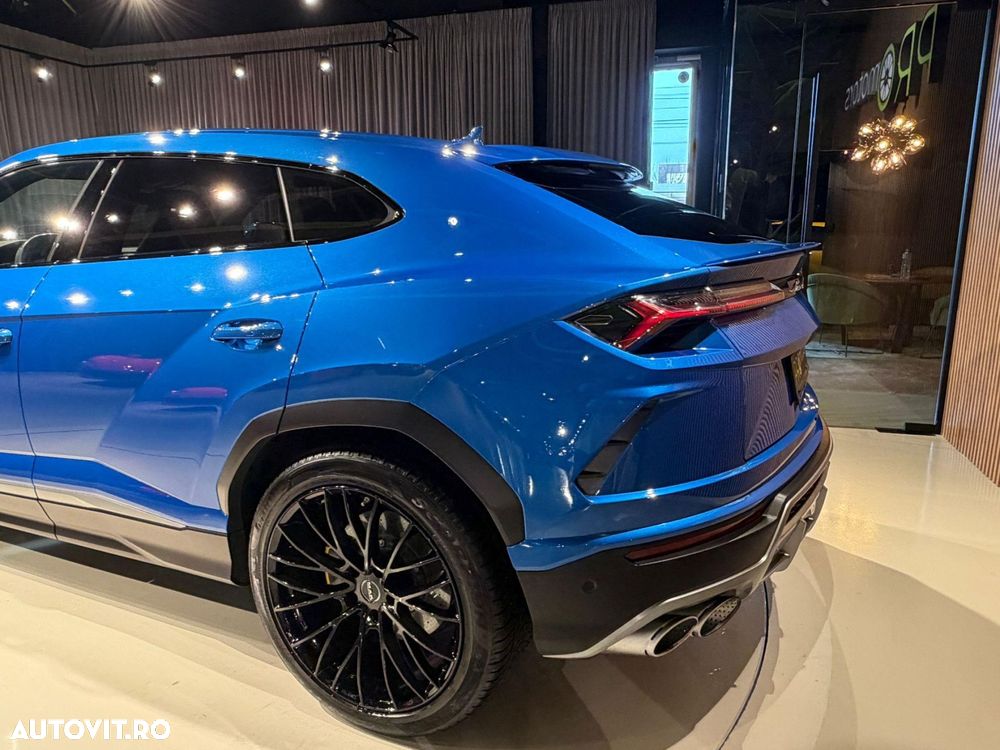 Lamborghini URUS - 15