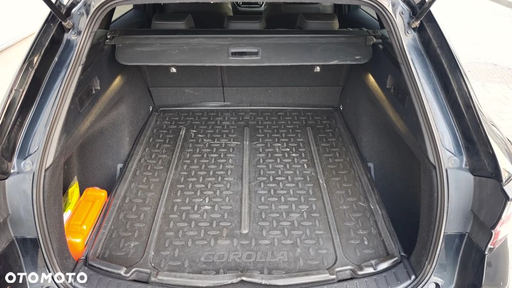 Toyota Corolla 1.8 Hybrid Comfort - 35