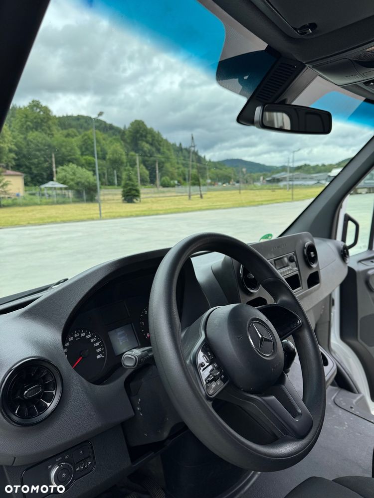 Mercedes-Benz Sprinter - 16