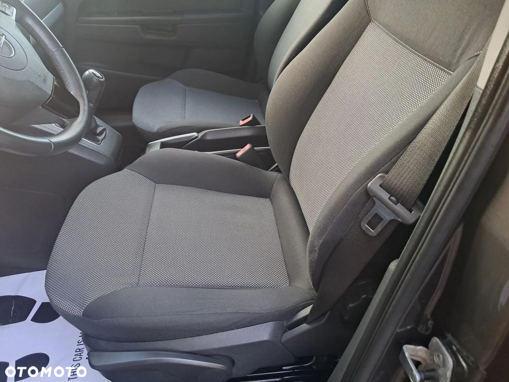 Opel Zafira - 17