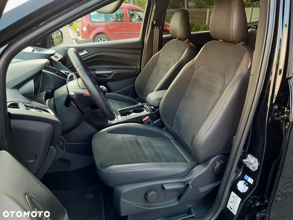 Ford Kuga 1.5 EcoBoost 2x4 ST-Line - 9