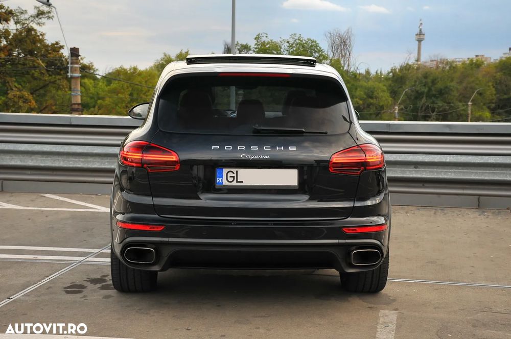 Porsche Cayenne 3.0 L - 5